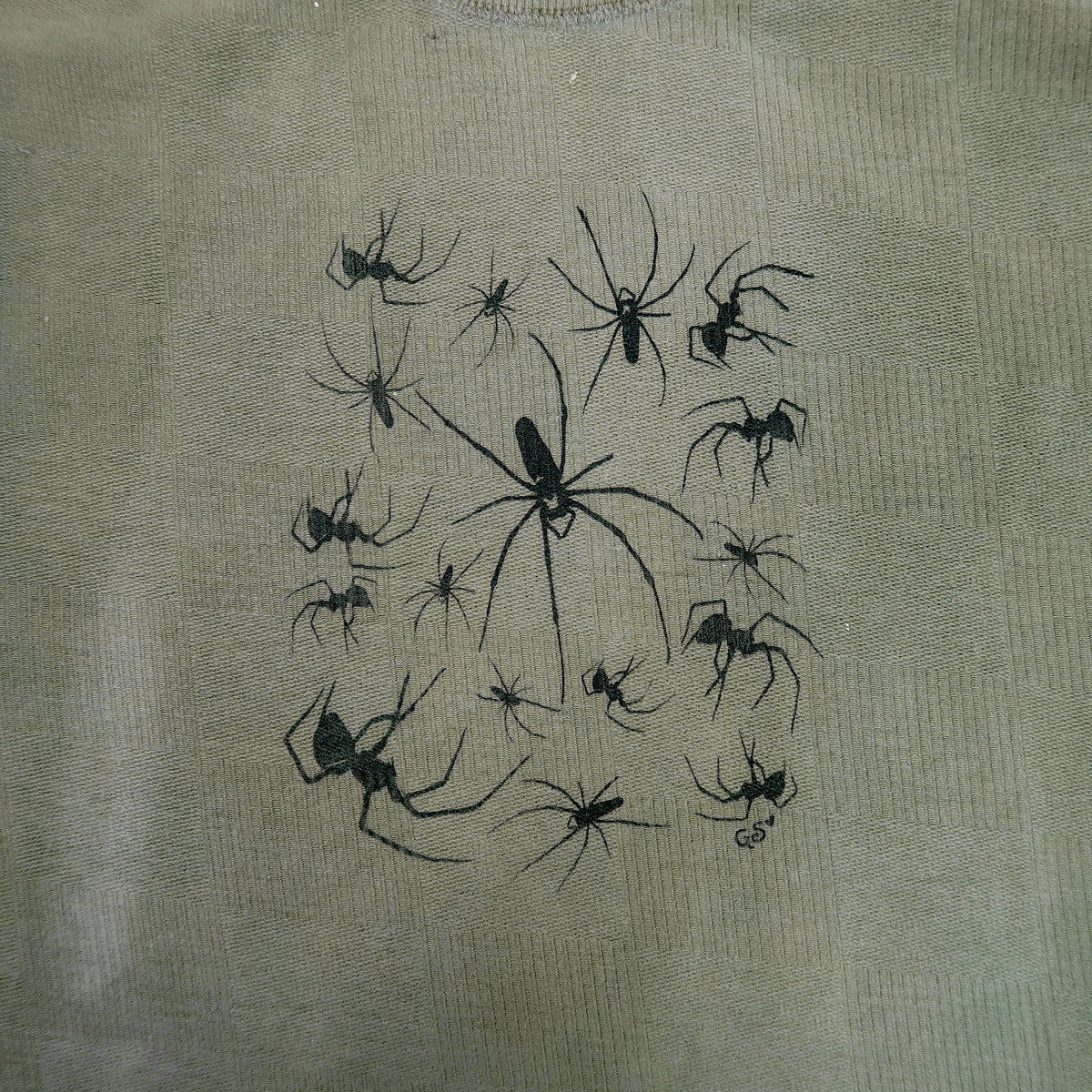 "I Love Spiders" Green Distressed Long Sleeve - Medium