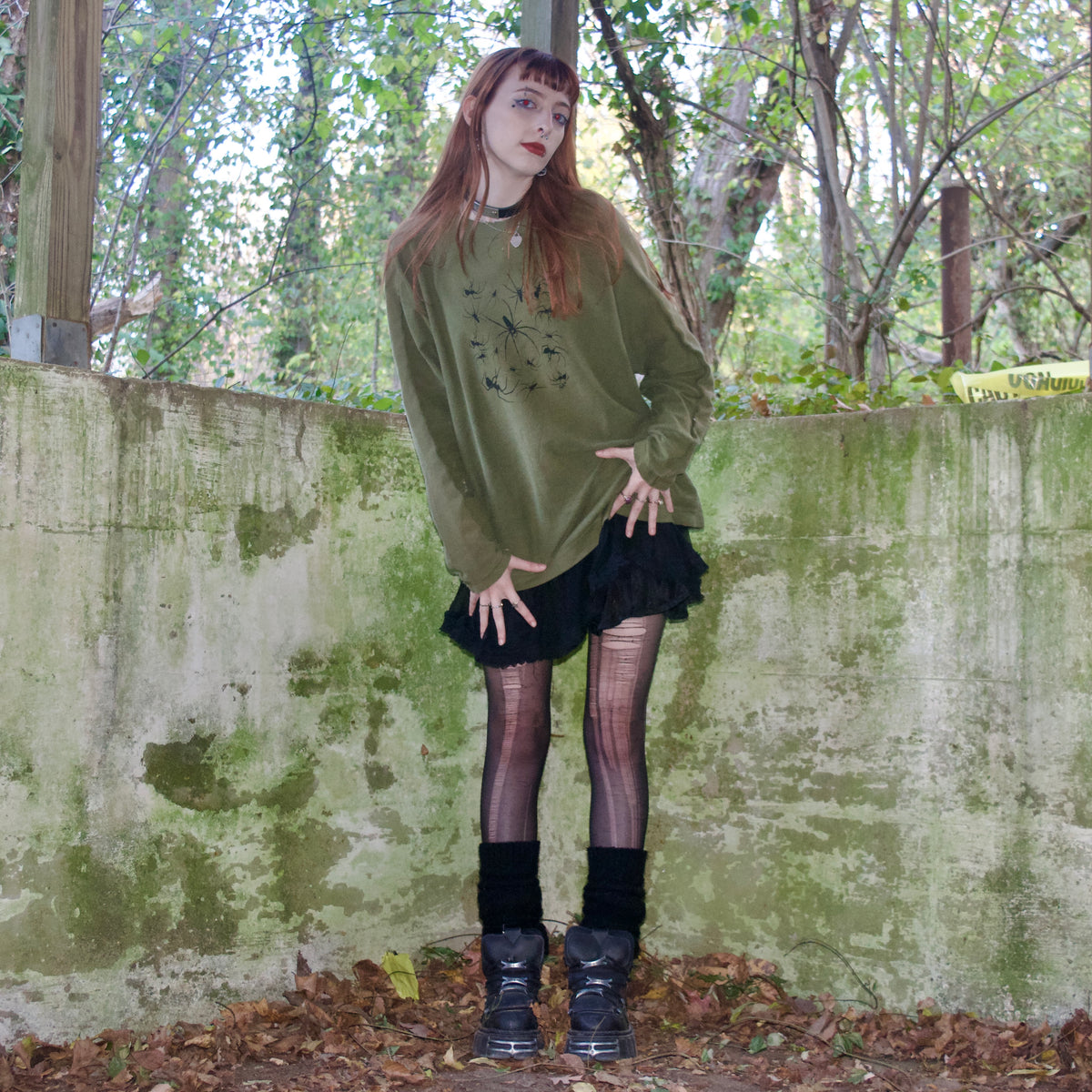 "I Love Spiders" Green Distressed Long Sleeve - Medium