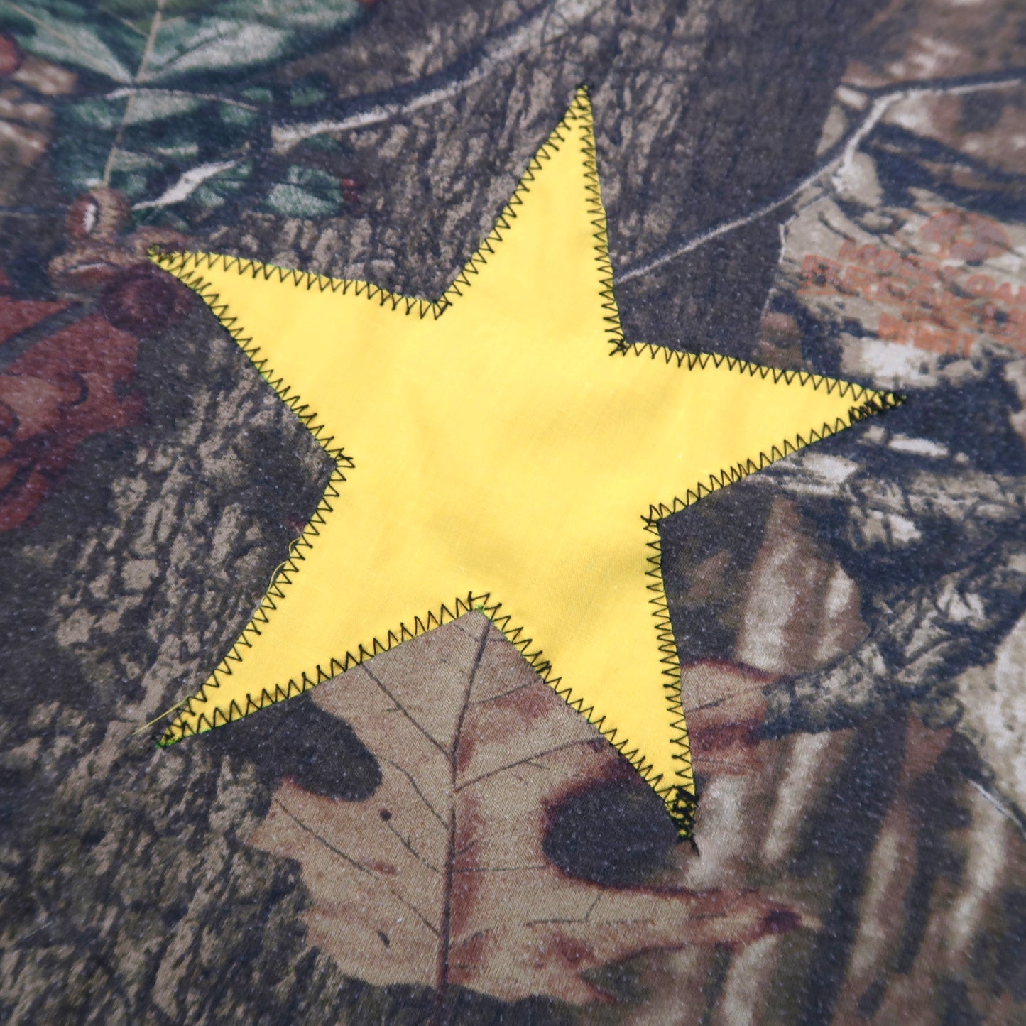 "I'M A STAR" Camouflage T-shirt - Medium