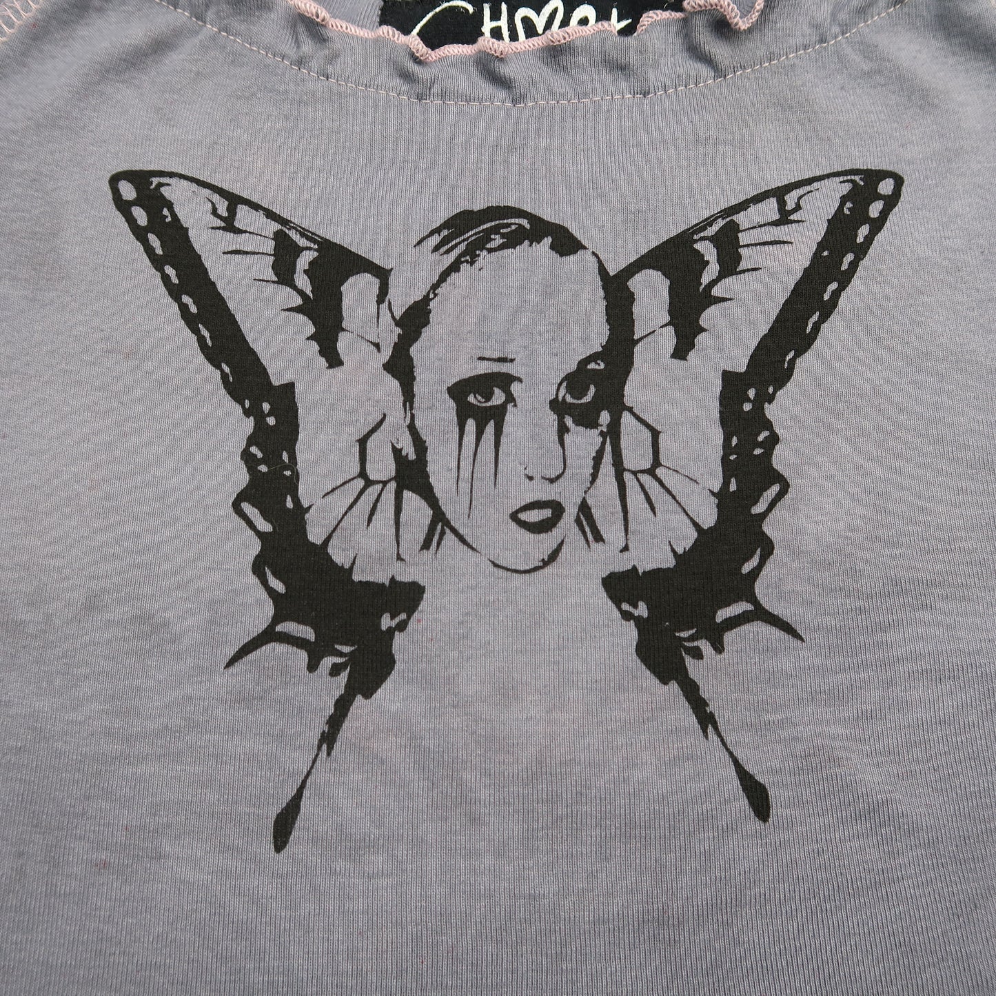 "Weeping Butterfly" Gray Lettuce Hem Top - Medium