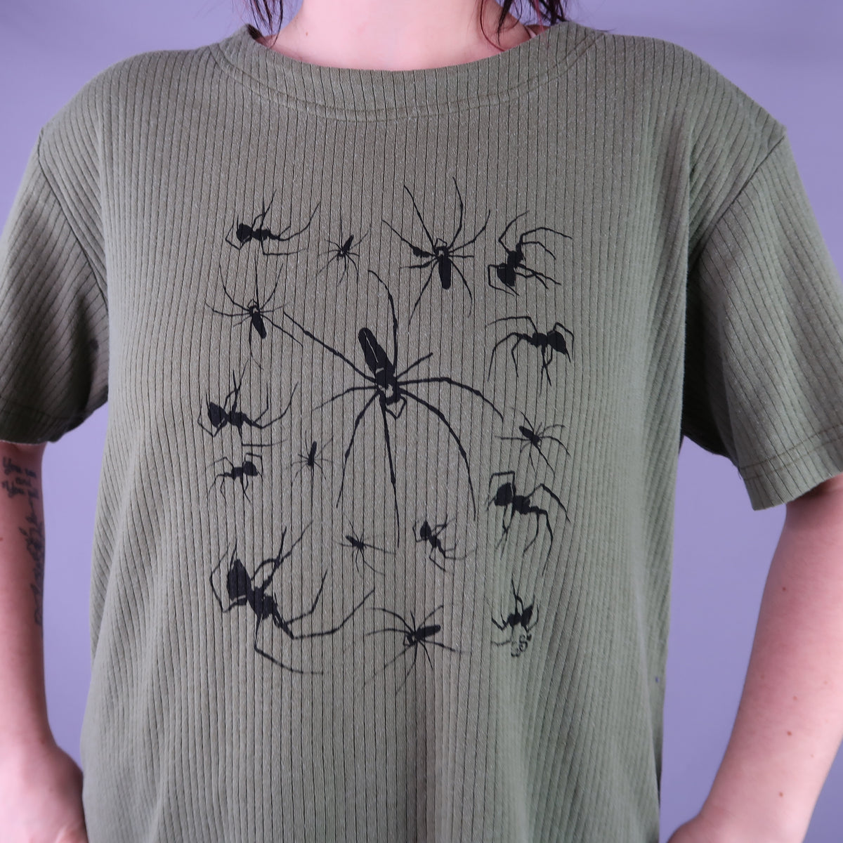 "I Love Spiders" Army Green Ribbed T-shirt - Large