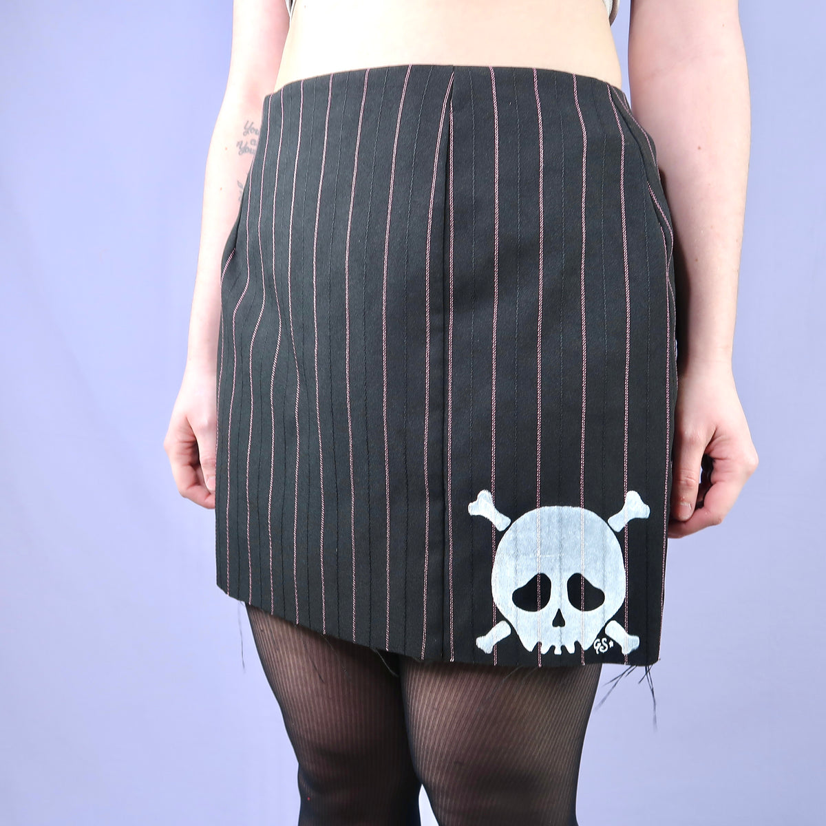 "Grim Skull" Pinstripe Black Mini Skirt - Medium