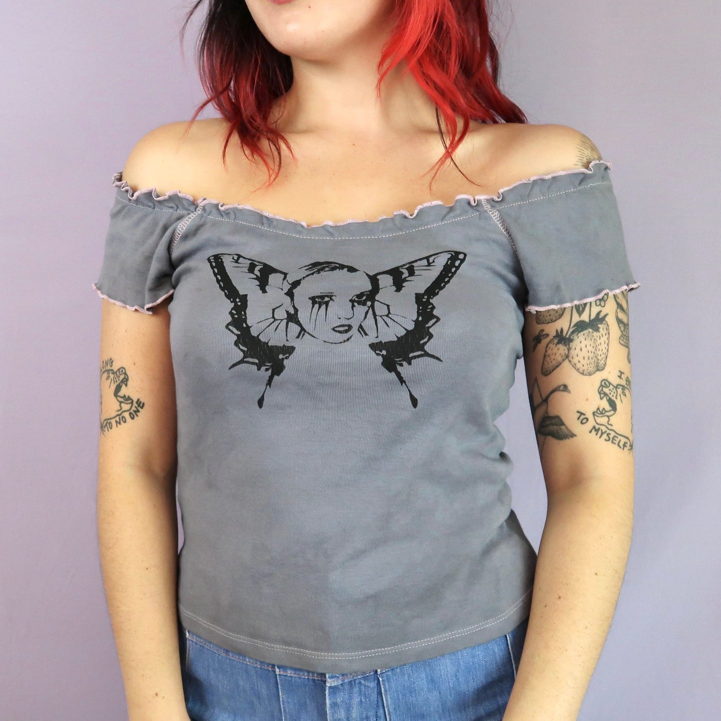 "Weeping Butterfly" Gray Lettuce Hem Top - Medium